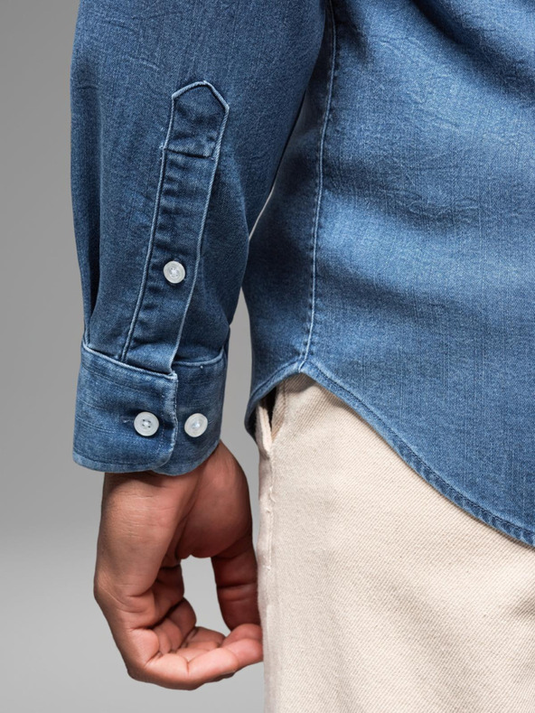 Ombre Clothing Pánska džínsová košeľa s lyocellom a výšivkou na hrudi - modrá Ombre Clothing