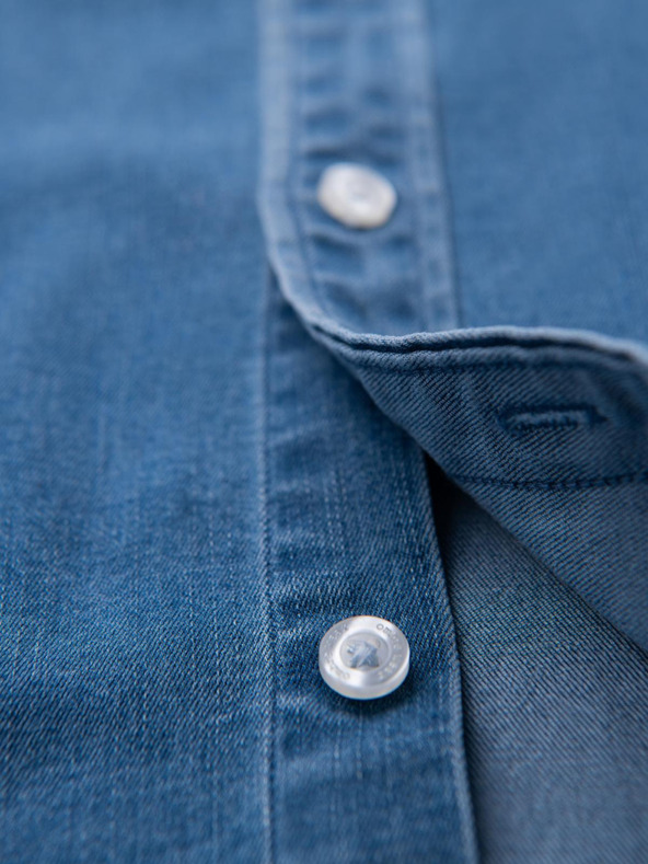 Ombre Clothing Pánska džínsová košeľa s lyocellom a výšivkou na hrudi - modrá Ombre Clothing