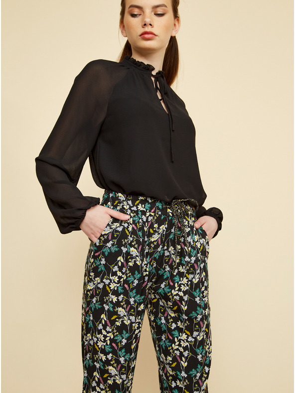 ZOOT.lab Čierne dámske kvetinové nohavice ZOOT.lab Rosalyn
