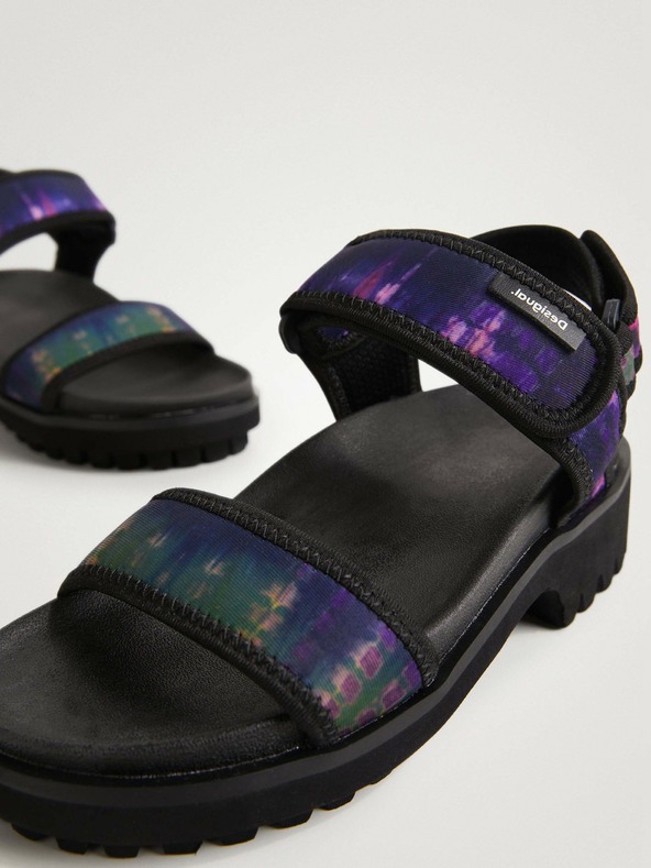 Desigual Fialovo-čierne dámske sandále Desigual Track Sandal
