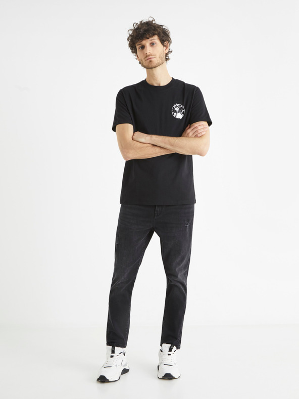 Celio Čierne pánske tričko Celio Hunter x Hunter s potlačou