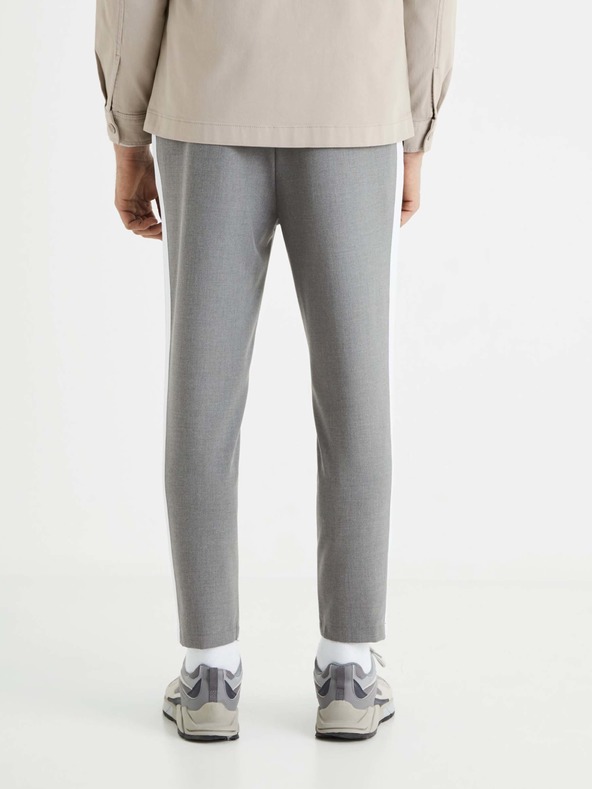 Celio Šedé pánske skrátené nohavice s nápisom Celio 24H Botape