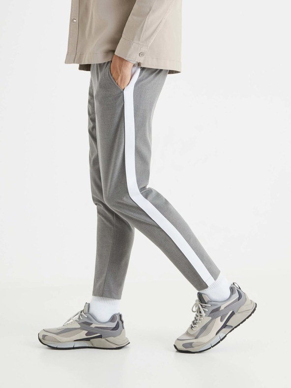 Celio Šedé pánske skrátené nohavice s nápisom Celio 24H Botape