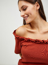 Pieces Hnedý crop top s odhalenými ramenami Pieces Leah
