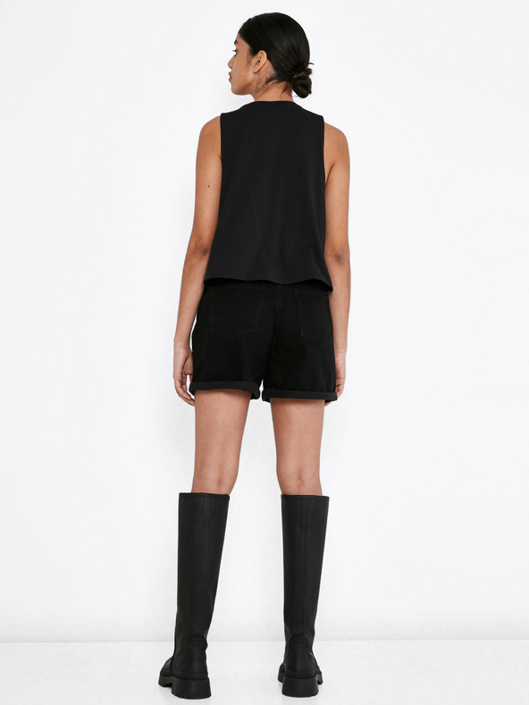 Noisy May Hailey Tielko