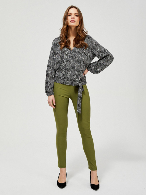 Moodo Moodo Šedo-čierna dámska blúzka s malým vzorom a mašľou