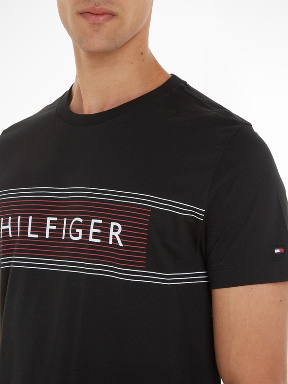 Tommy Hilfiger Brand Love Chest Tričko