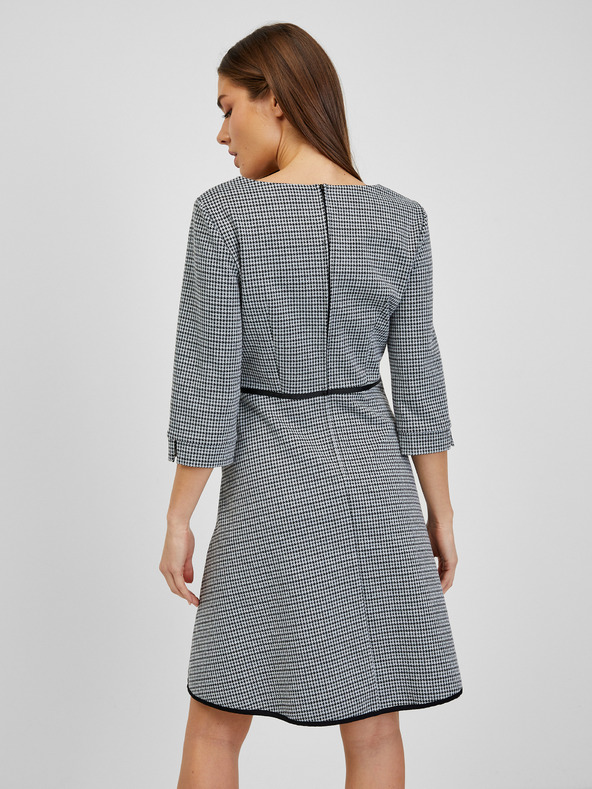 Orsay Bielo-čierne dámske vzorované šaty ORSAY