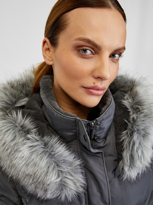 Orsay Tmavosivý dámsky zimný prešívaný kabát s opaskom ORSAY