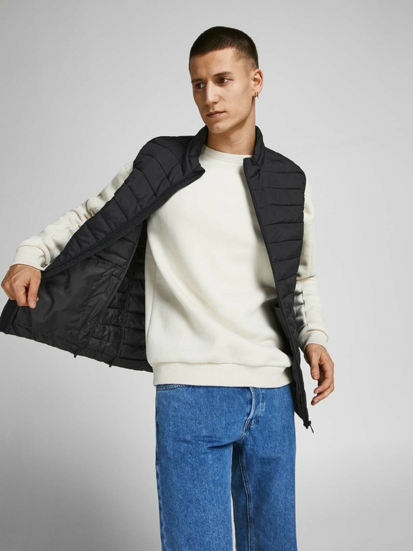 Jack & Jones Čierna prešívaná vesta Jack & Jones