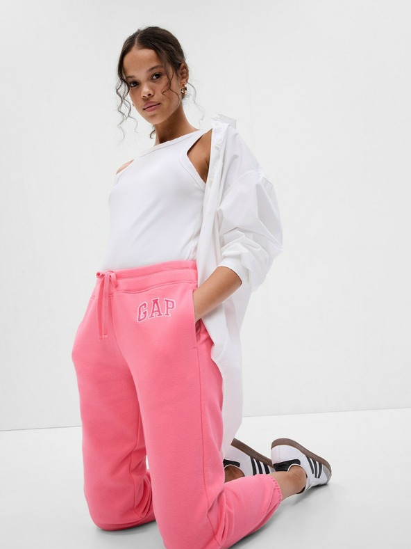 GAP Tepláky s logom GAP