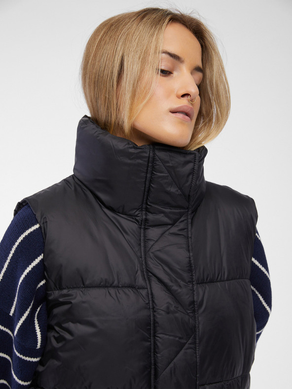GAP Prešívaná vesta PrimaLoft® GAP