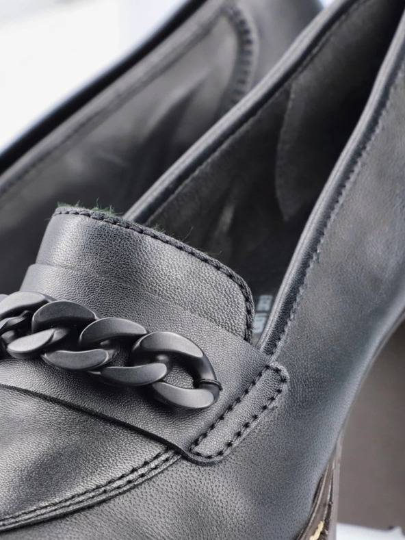 Rieker Čierne dámske kožené mokasíny na podpätku Rieker