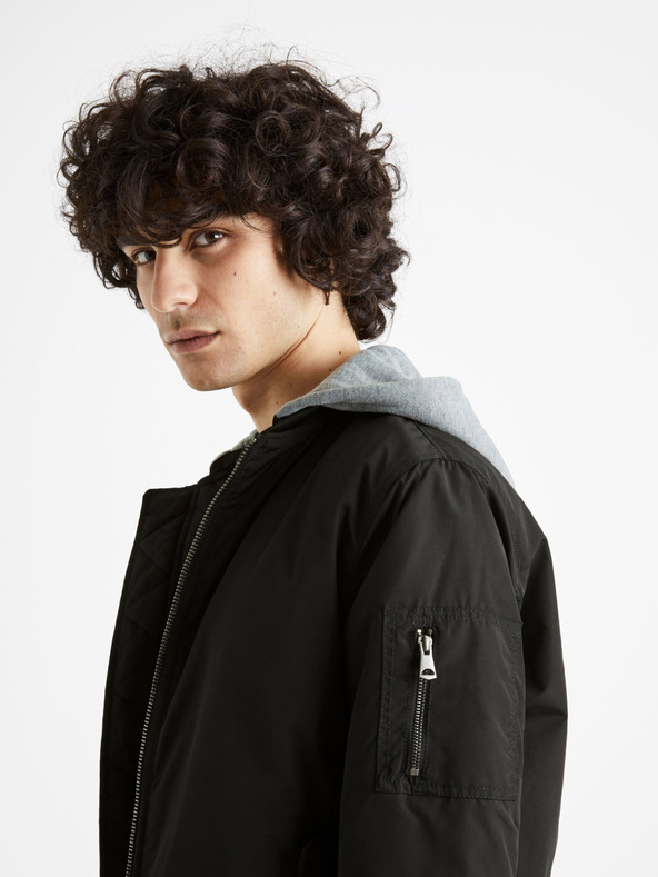 Celio Čierny pánsky bomber s kapucňou Celio Cujameshoo