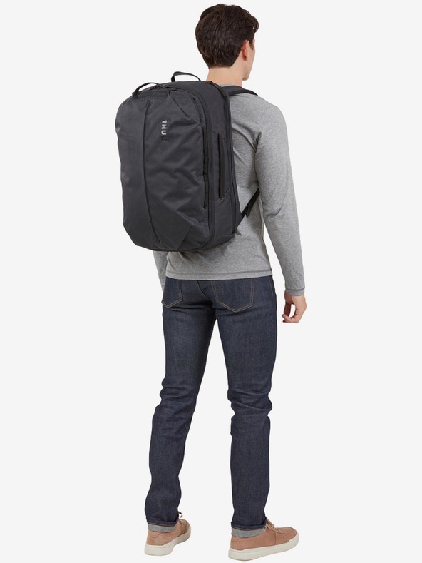 Thule Čierny cestovný batoh Thule Aion 40 l