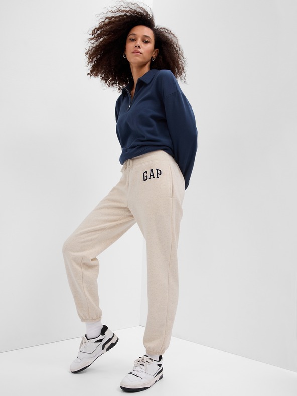 GAP Tepláky s logom GAP