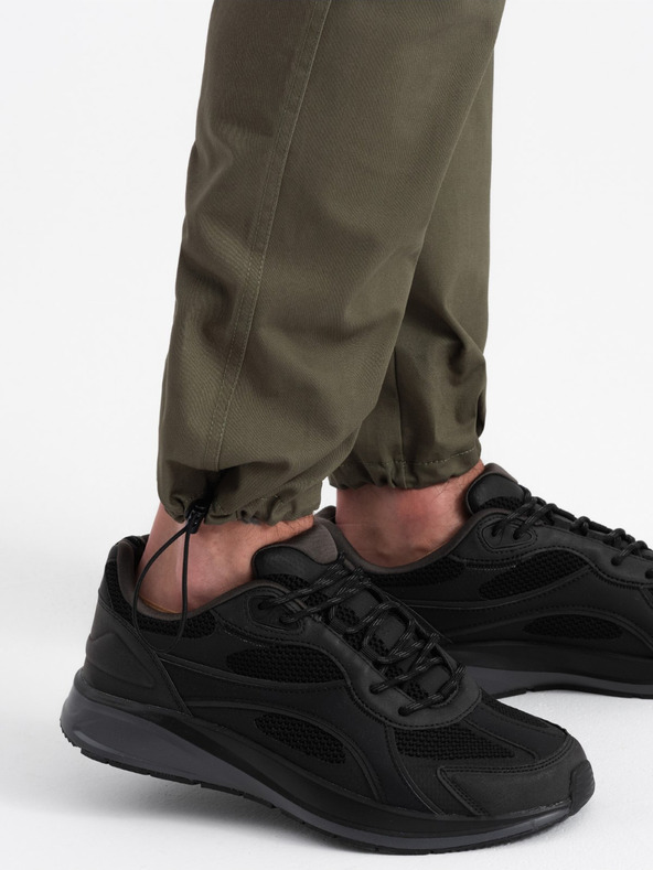 Ombre Clothing Tmavo zelené pánske cargo nohavice Ombre Oblečenie