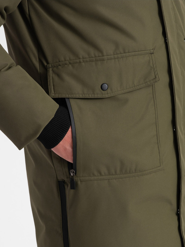 Ombre Clothing Zelená pánska zimná bunda s umelou kožušinou Ombre Clothing Alaskan