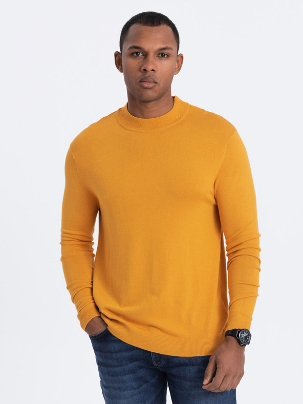 Ombre Clothing Horčicový pánsky základný sveter so stojacím golierom Ombre Clothing