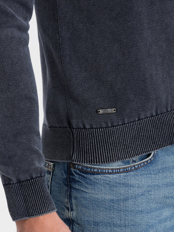 Ombre Clothing Tmavomodrý pánsky základný sveter s výstrihom do V Ombre Clothing