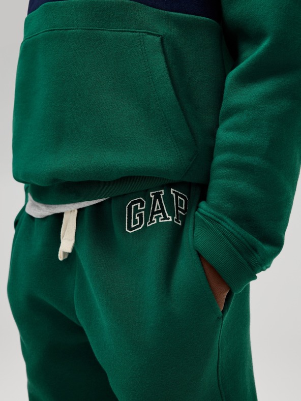 GAP Detské tepláky fleece logo army GAP