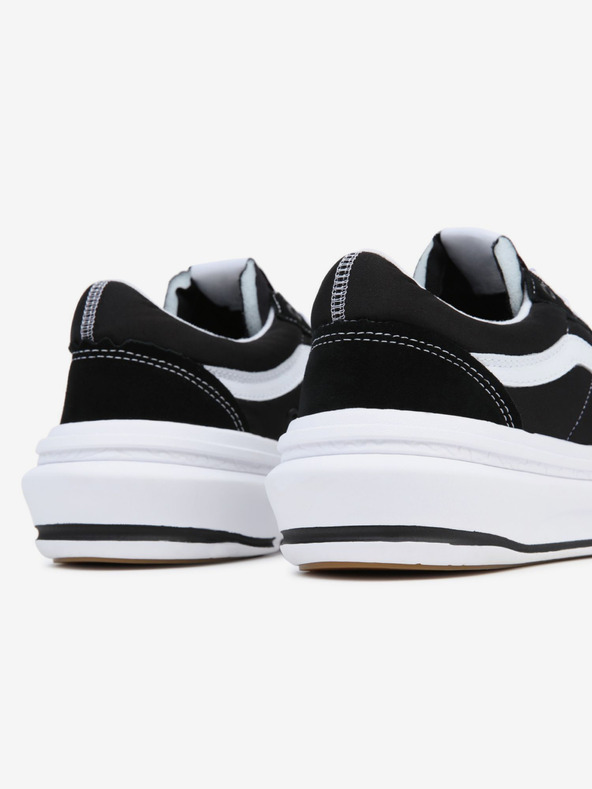 Vans Čierne tenisky so semišovými detailmi VANS