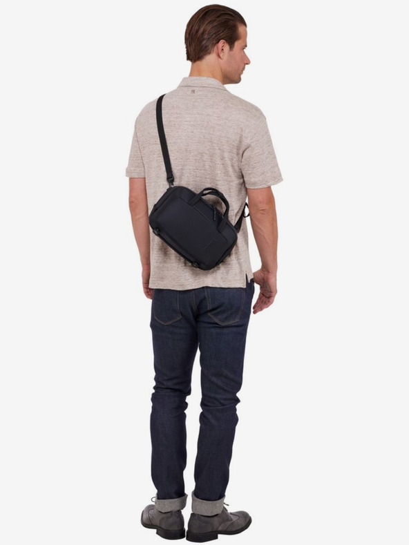 Thule Čierna taška cez rameno Thule Subterra 2 5L