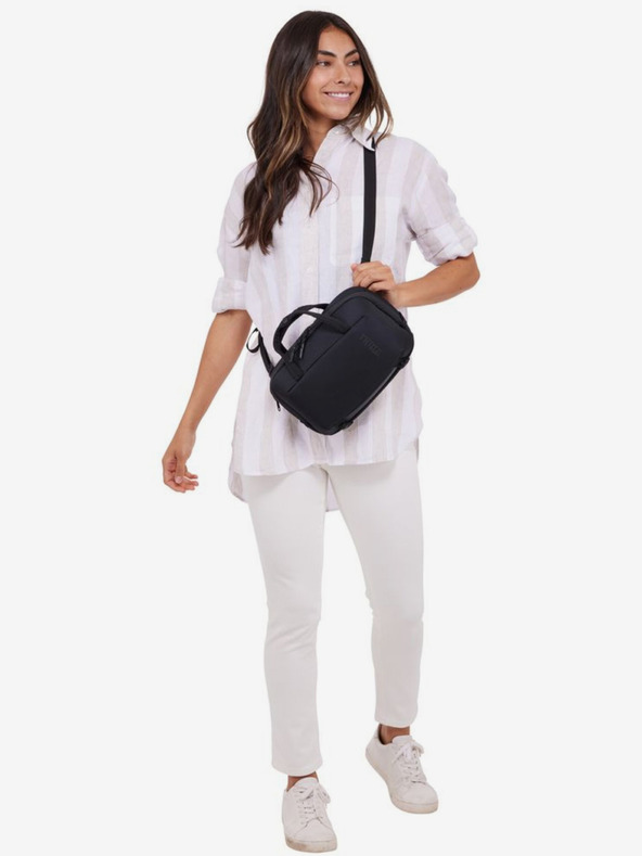 Thule Čierna taška cez rameno Thule Subterra 2 5L