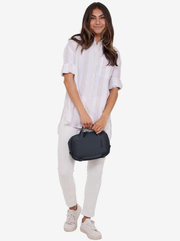 Thule Tmavo sivý batoh Thule Subterra 2 5 l cez rameno