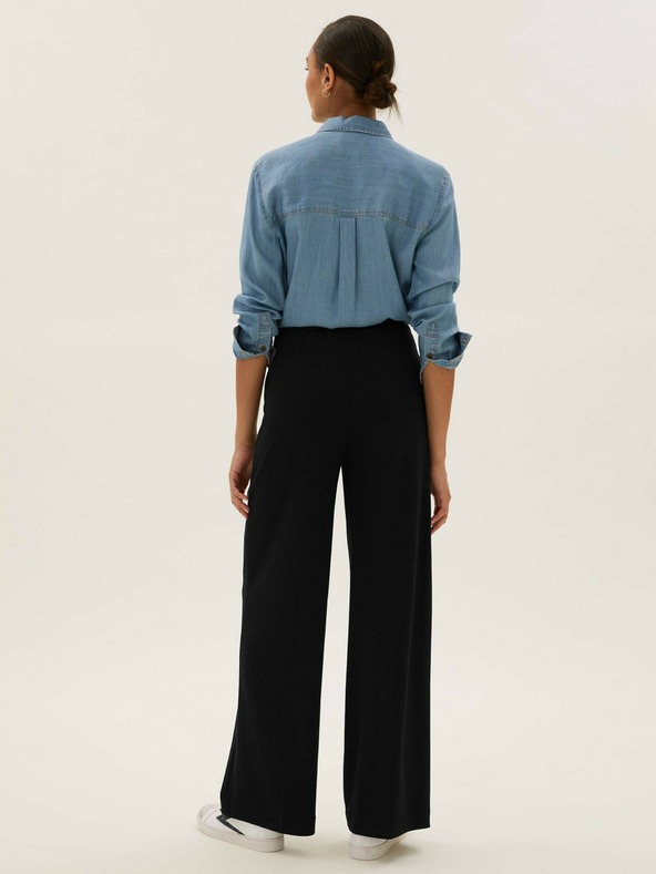 Marks & Spencer Nohavice