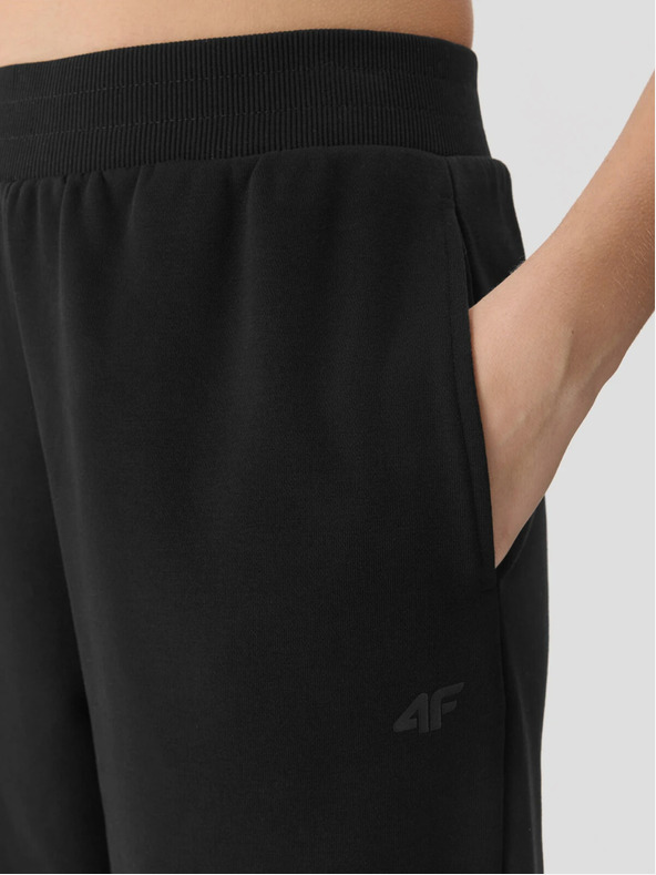 4F Dámske tepláky jogger s organickou bavlnou 4F
