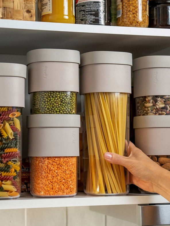 Lékué Svetlosivá súprava nádob na skladovanie suchých potravín Lékué Flip Storage (L)