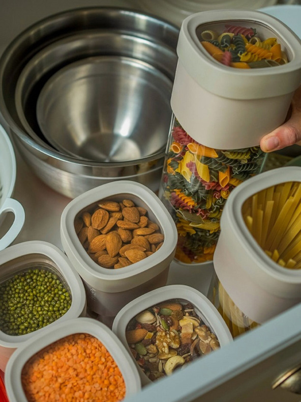 Lékué Svetlomodrá súprava kontajnerov na skladovanie suchých potravín Lékué Flip Storage (M)