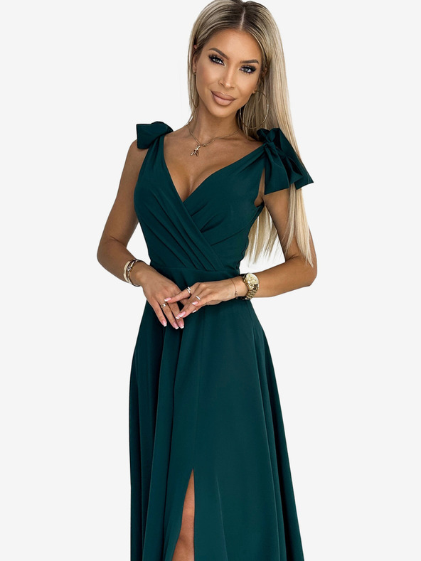 numoco Dlhé šaty s výstrihom a viazaním na ramenách - zelené Numoco ELENA