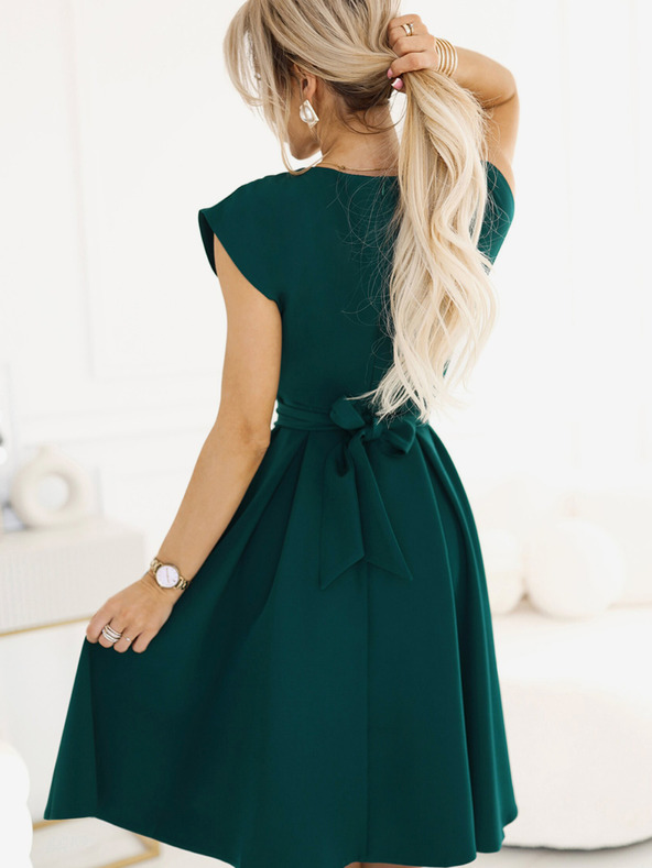 numoco Zelené dámske šaty s rozšíreným výstrihom Numoco