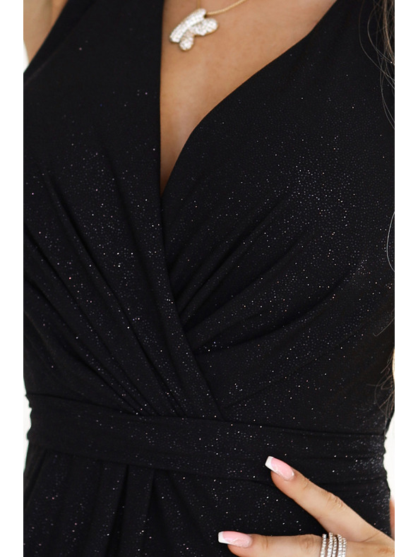 numoco Čierne dámske dlhé saténové šaty s výstrihom a rozparkom Numoco