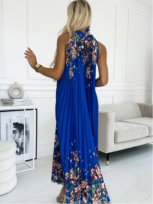 numoco Plisované saténové maxi šaty - modré s kvetmi Numoco ESTER
