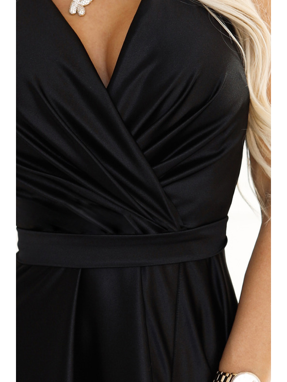 numoco Čierne dámske dlhé saténové šaty s výstrihom a rozparkom Numoco