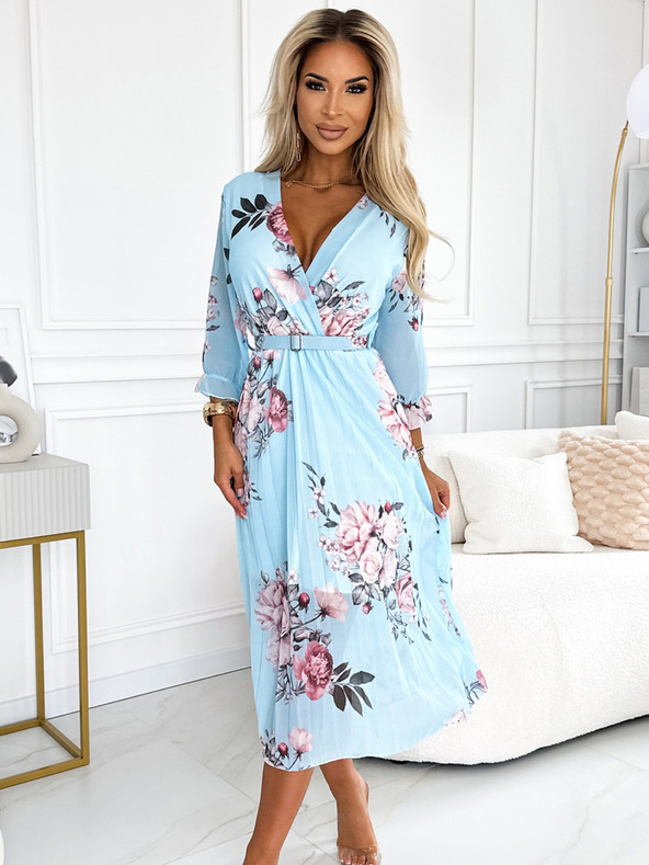 numoco Plisované midi šaty s výstrihom a opaskom - ruža na modrom pozadí Numoco YUNA