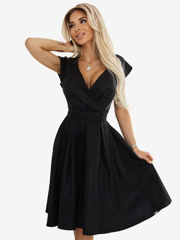 numoco Čierne dámske šaty s predĺženým výstrihom Numoco