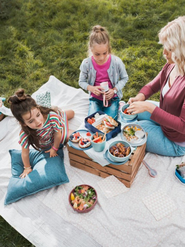 Mepal Čierny box na potraviny Mepal Bento Midi