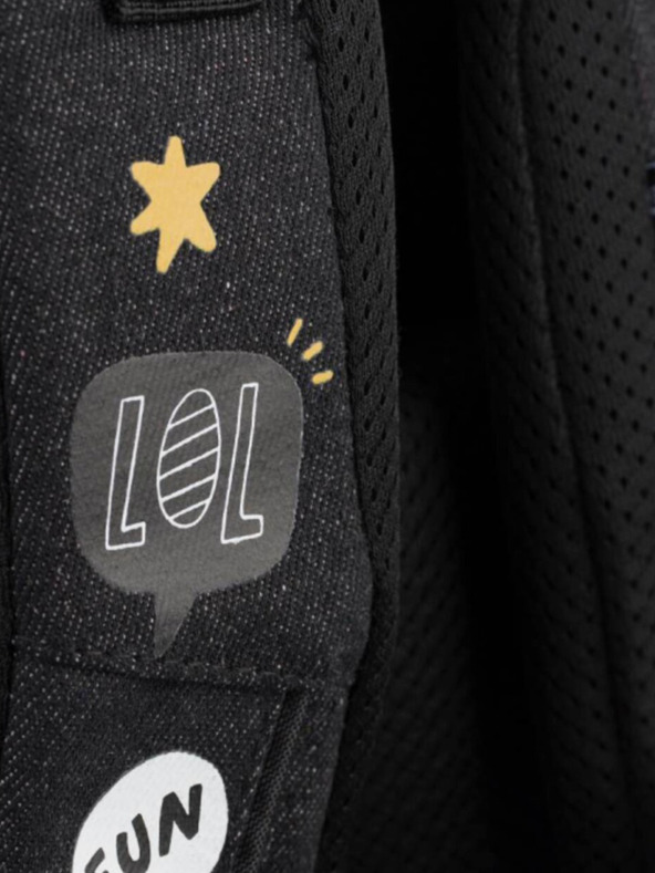 BAAGL  Čierny školský batoh Cubic Sneakers Baagl