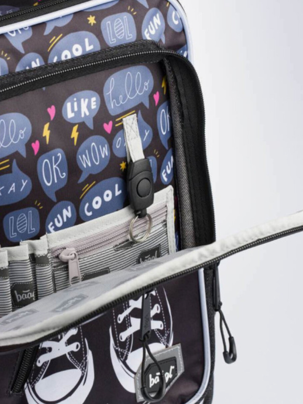 BAAGL  Čierny školský batoh Cubic Sneakers Baagl