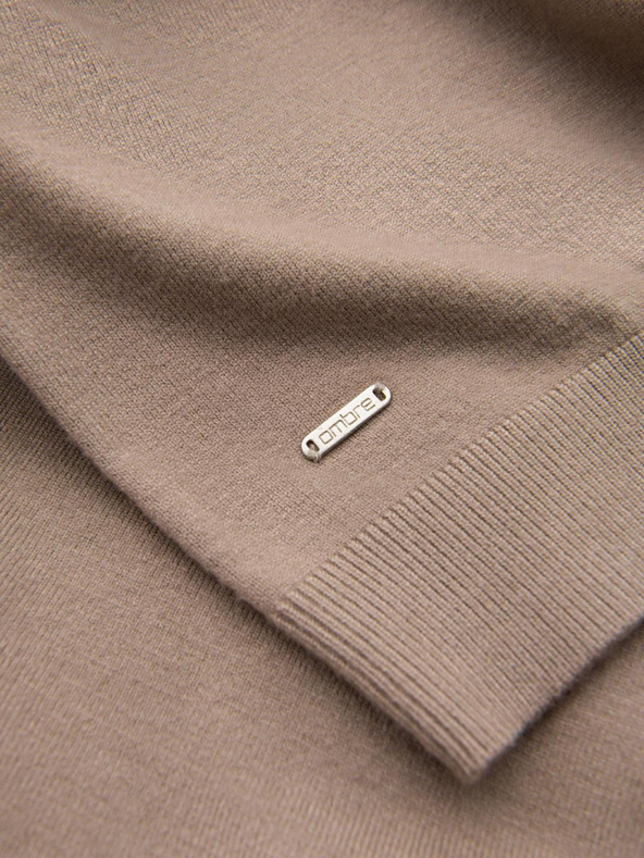 Ombre Clothing Pánsky pletený polovičný rolák s viskózou - tmavobéžový V3 OM-SWTN-0125 Oblečenie Ombre