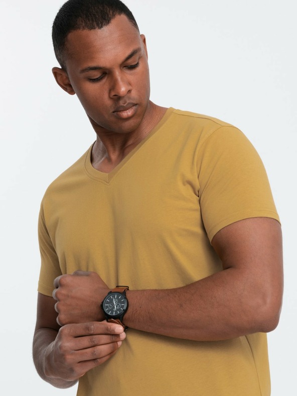Ombre Clothing Pánske klasické bavlnené tričko BASIC s výstrihom - horčicové V8 OM-TSBS-0145 Ombre Clothing