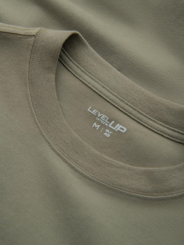 Ombre Clothing Pánske bavlnené tričko LOOSE FIT s dlhým rukávom a okrúhlym výstrihom - khaki V4 OM-LSBC-0129 Ombre Clothing
