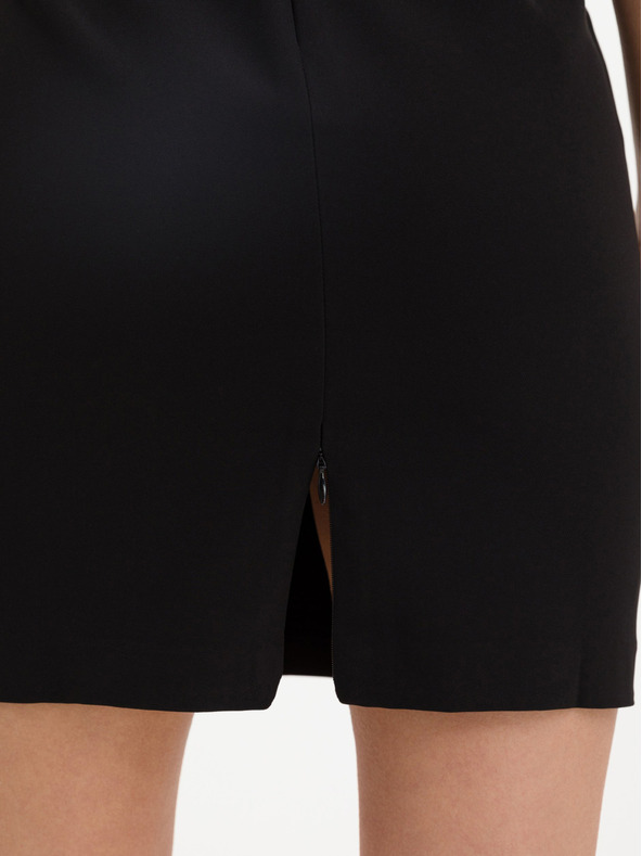 Guess Čierne dámske krátke šaty Guess Patti