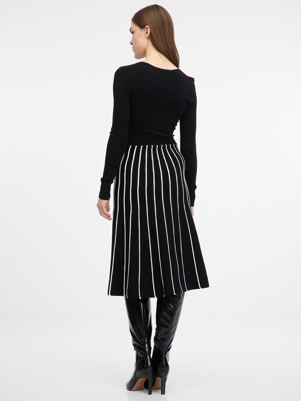 Orsay Čierne dámske šaty ku kolenám ORSAY