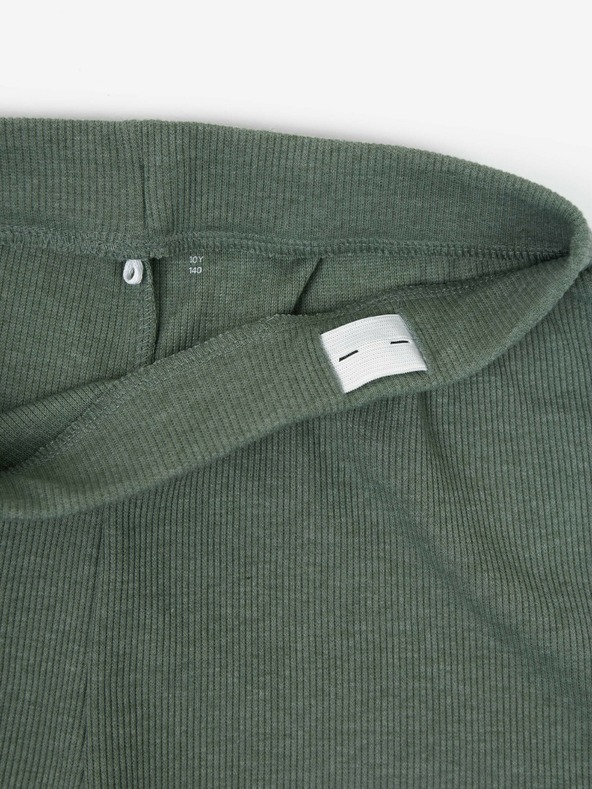 name it Tmavozelené dievčenské rebrované šortky meno Tara