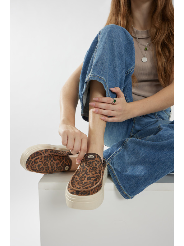 Hey Dude Dámske papuče na platforme s leopardím vzorom Hey Dude